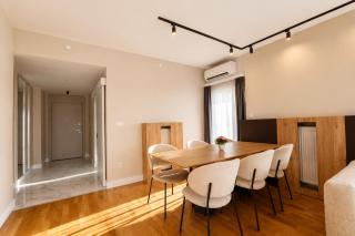 Imperial Suite on the Top Floor with Free Parking and Amazing View - 3
