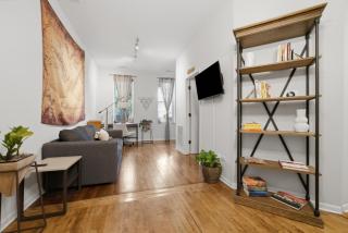 Wicker Park 1-BR Walk to Train & Grocery Easy Downtown Access - 6