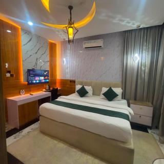 Classy Castle Hotel And Suite - 8