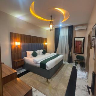 Classy Castle Hotel And Suite - 1