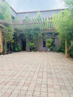 Arusha Business Hotel - 1