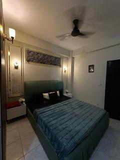 Luxe and Family friendly 2Bhk Self Check-In E-11 - 7