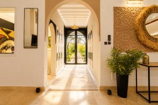Villa de Luxe à Marrakech avec Piscine & 7 Suites - 4