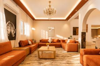 Villa de Luxe à Marrakech avec Piscine & 7 Suites - 2