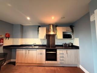 Modern Central Quayside 2 Bedroom Apt Sleeps 4 - 5