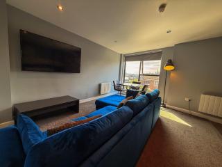 Modern Central Quayside 2 Bedroom Apt Sleeps 4 - 6