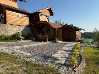 Glamping Medvedjek - Nočitev v vinskem sodu - 7