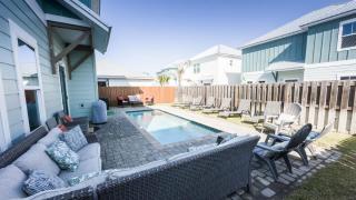 FREE Heated Pool! Sleeps 14 with Game Room! Close to Pier Park, Beaches & 30A! - 1