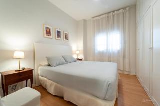 2 Bedroom Apartment by Guadalquivir River - 0