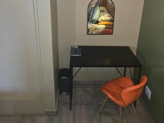 Flower Lane Guesthouse - 8