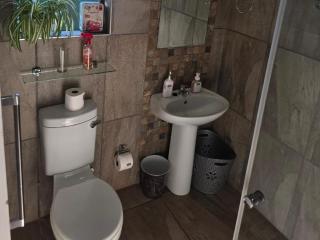 Flower Lane Guesthouse - 4