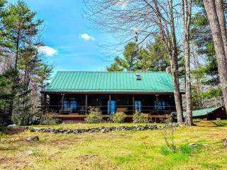 Wildlife Waterfront Log Cabin 10 steps to beach - 8