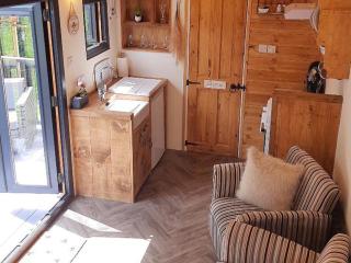 Min yr Afon Cabin Sleeps2 Hot Tub Parking - 9