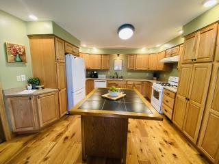 Creekside Country Home Retreat - 8