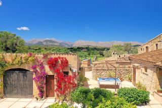 Finca Casou Pollensa Spacious Countryside Retreat With Pool For Multi-Family Stays - 1