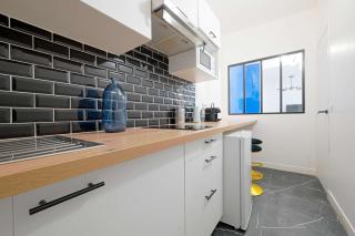 Modern Large Studio Apartment for 3 - 3