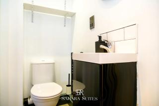 Spacious 6BR Ensuite Apartment - Contractors Stay - Sleeps 12 - Parking - 6
