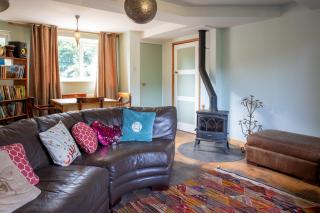 Spacious 4 bedroom house - 3