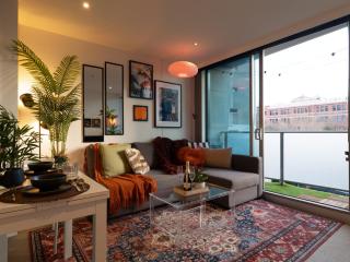 Hollywood Suite - Balcony, Gym & Rooftop BBQ - 0