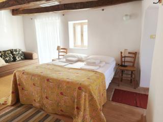 Flori Peaceful House - Short, 20' Drive to the Sea - 8