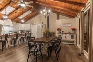 Fairgrounds Farmhouse - 2