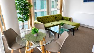 Central Milton Keynes- 2 Bed 2 Bath - Free Parking - 3