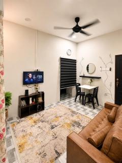 TinyCastle Blue Cottage - Tikam Batu - 1