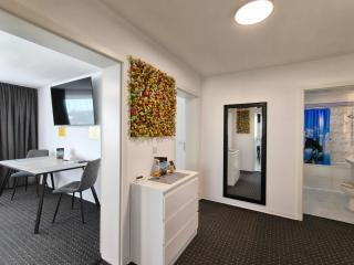 Modern Apartments Neuburg 79 - NEU - 3 Zimmer - 6 Separate Betten, Top Ausgestattet, Smart TV, Wi-Fi Balkon - 9