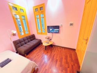 May - YELLOW ROOM - 1