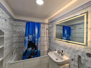 Modern Apartments Neuburg 79 - NEU - 3 Zimmer - 6 Separate Betten, Top Ausgestattet, Smart TV, Wi-Fi Balkon - 5