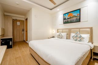 Hotel Royal Orbit Near Dronacharya Metro Station DLF Phase 3 Gurgaon - 3