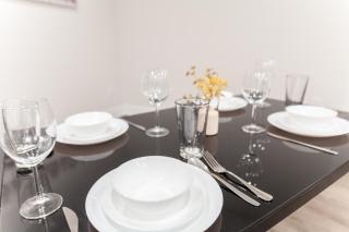 Spacious 3BR3BA for 8 King Bed Full Kitchen - 1