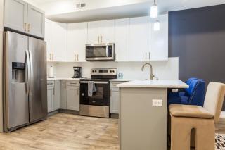 Spacious 3BR3BA Near Temple Sleeps 6 WD - 6