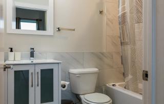 Spacious 3BR3BA Near Temple Sleeps 6 WD - 5
