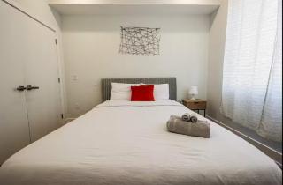 2BR Near Temple Sleeps 4 WD Rooftop - 8