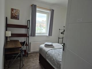 city centre 3 beds house with free parking - 6