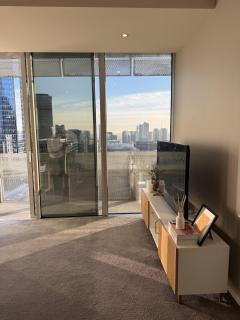 2BR Sunset view Apartment near Crown Free parking - 8