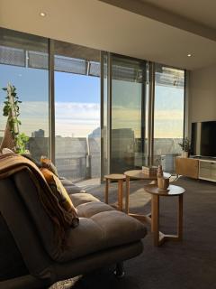 2BR Sunset view Apartment near Crown Free parking - 9