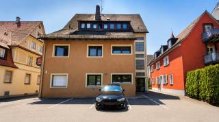 Altstadtwohnung mit Schlossblick 3 Schlafzimmer, Balkon, Parkplatz - 2