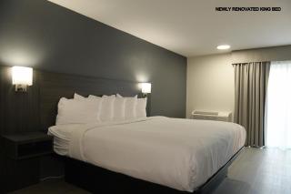 Rodeway Inn & Suites East Windsor - 1