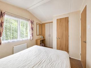 Lovely Caravan At Carlton Meres Holiday Park Ref 60034O - 1