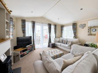 Beautiful Caravan With Decking At Azure Seas Ref 32060Az - 2