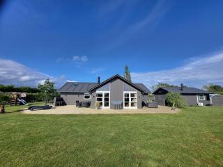 Luxury activity house with wellness and enclosed garden - 4