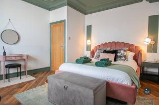 Pebble View - Stylish seafront apartment - 5