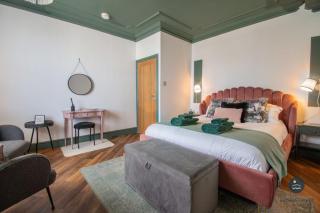 Pebble View - Stylish seafront apartment - 6