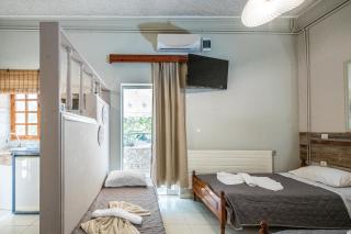 Bikakis Family Apartments - 4