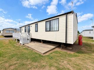 Stunning 6 Berth Caravan, Close To The Beach In Suffolk Ref 68067Cr - 7