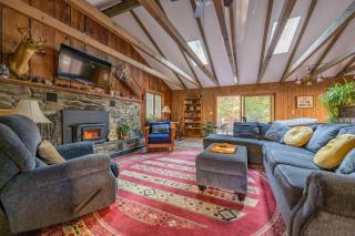 Harvey Mountain Lodge by State Forest - 7