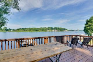 Big Pine Island Lake Cottage w/ Boat Dock & Kayaks - 7