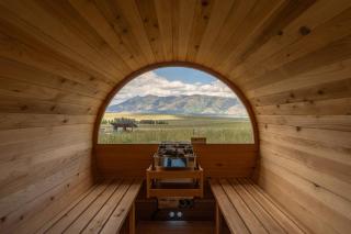 Wild Skies Lodge - Hot Tub, Barrel Sauna, Fire Pit, Close to Yellowstone - 8